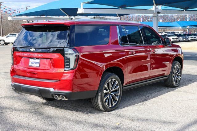 New 2026 Chevrolet Suburban High Country image 3