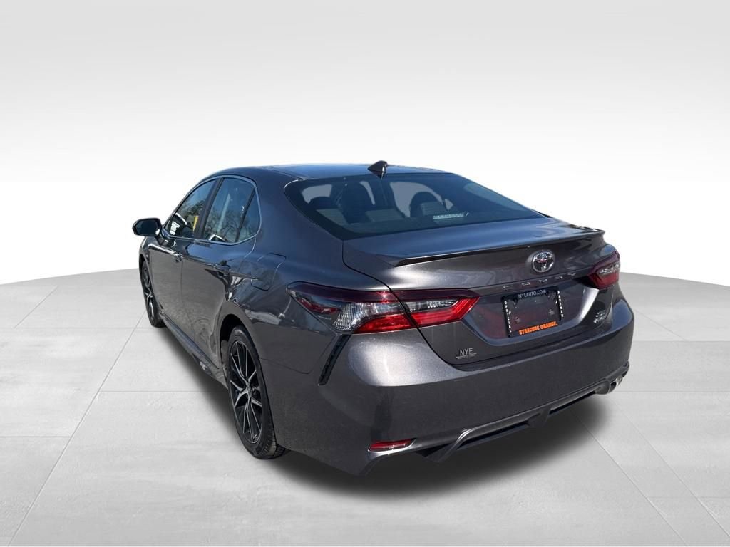 Used 2024 Toyota Camry SE w/ Cold Weather Package image 3