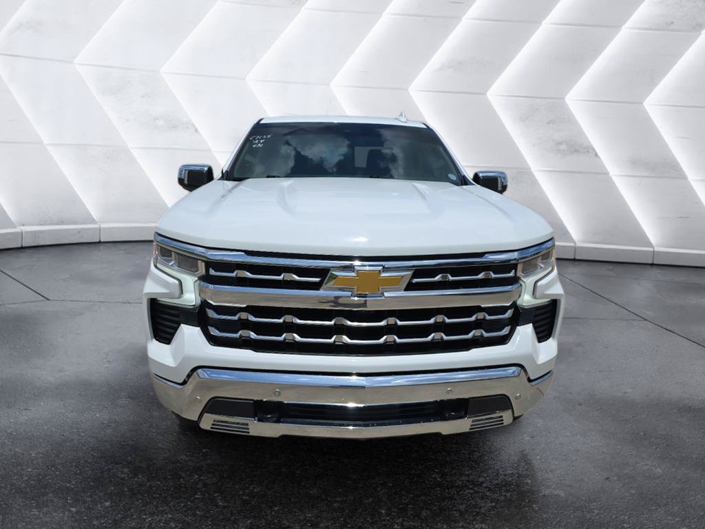 Used 2024 Chevrolet Silverado 1500 LTZ w/ LTZ Convenience Package II AWD/4WD image 2