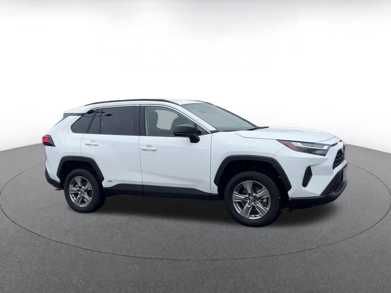 Used 2025 Toyota RAV4 LE video 2