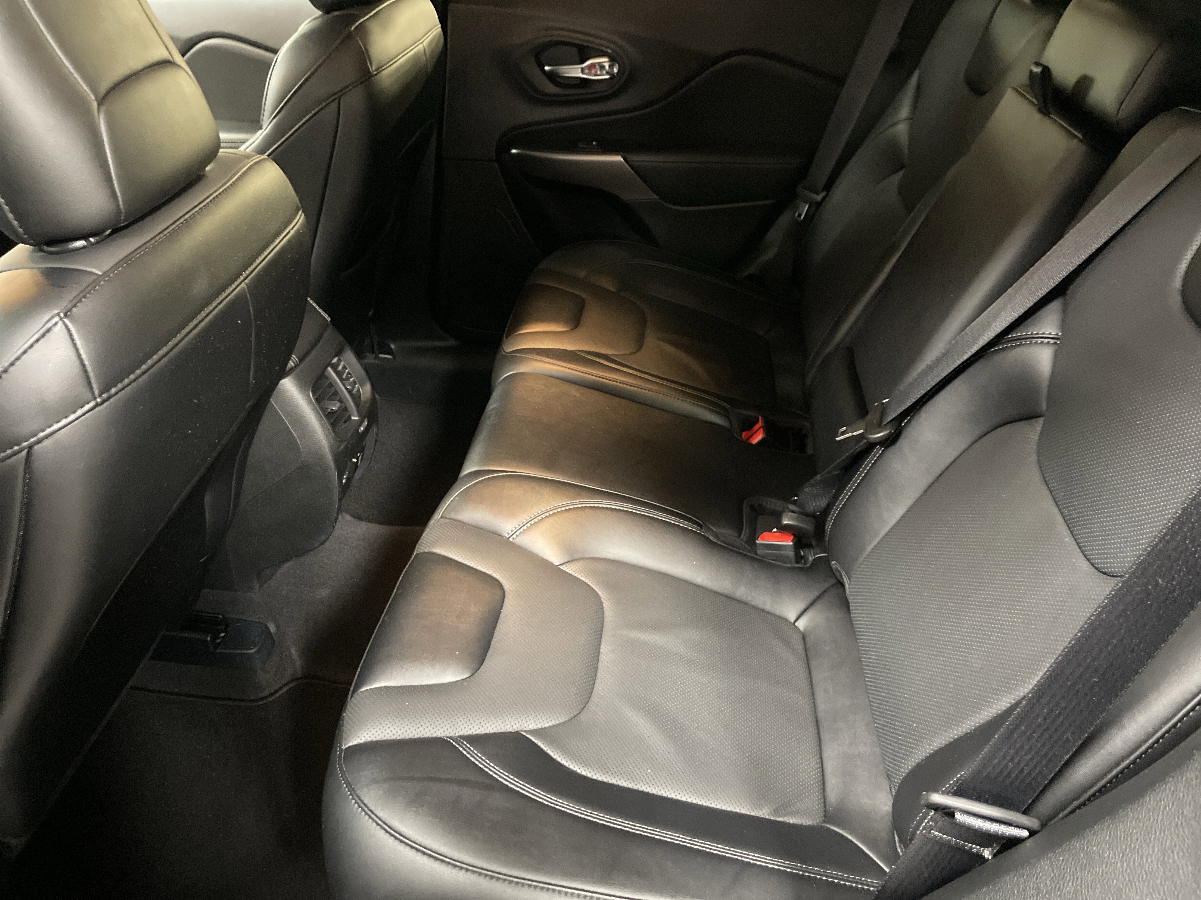 Used 2022 Jeep Cherokee Latitude Lux image 30