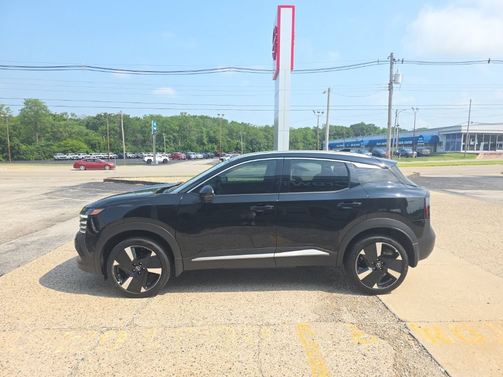 Certified 2025 Nissan Kicks SR FWD image 8