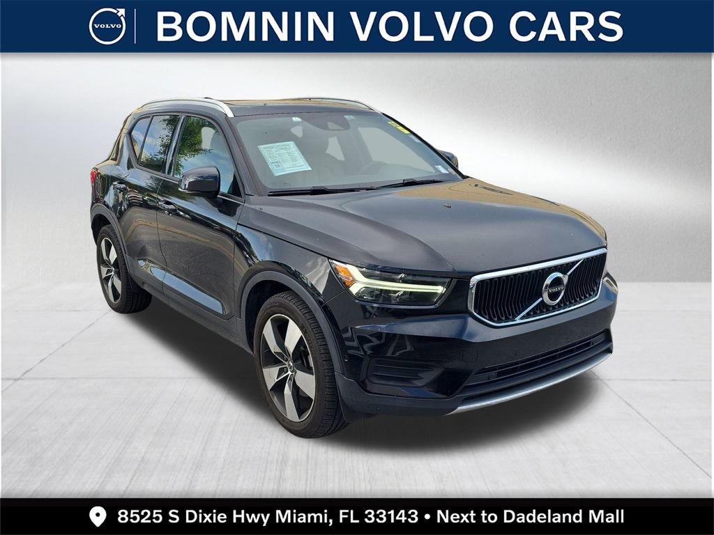Used 2019 Volvo XC40 T5 Momentum image 1