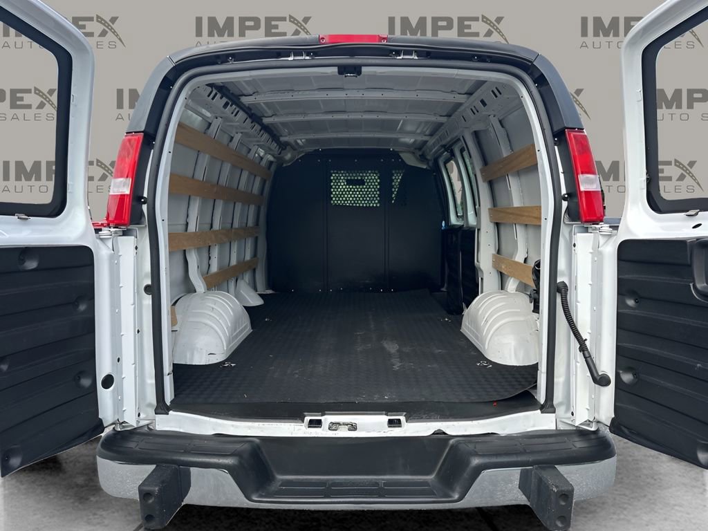 Used 2023 GMC Savana 2500 w/ Driver Convenience Package image 23