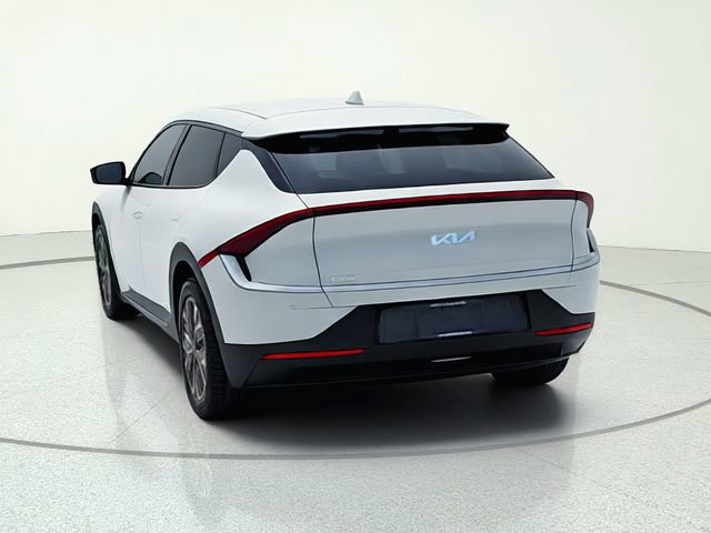 Certified 2024 Kia EV6 Light AWD/4WD image 4