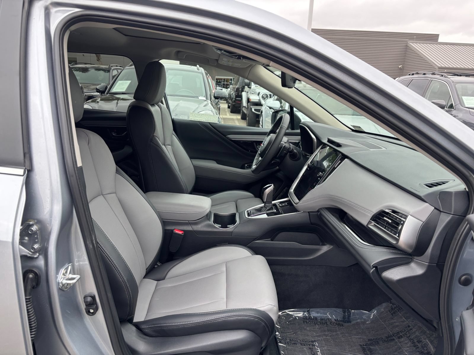 Used 2025 Subaru Outback Limited AWD/4WD image 17