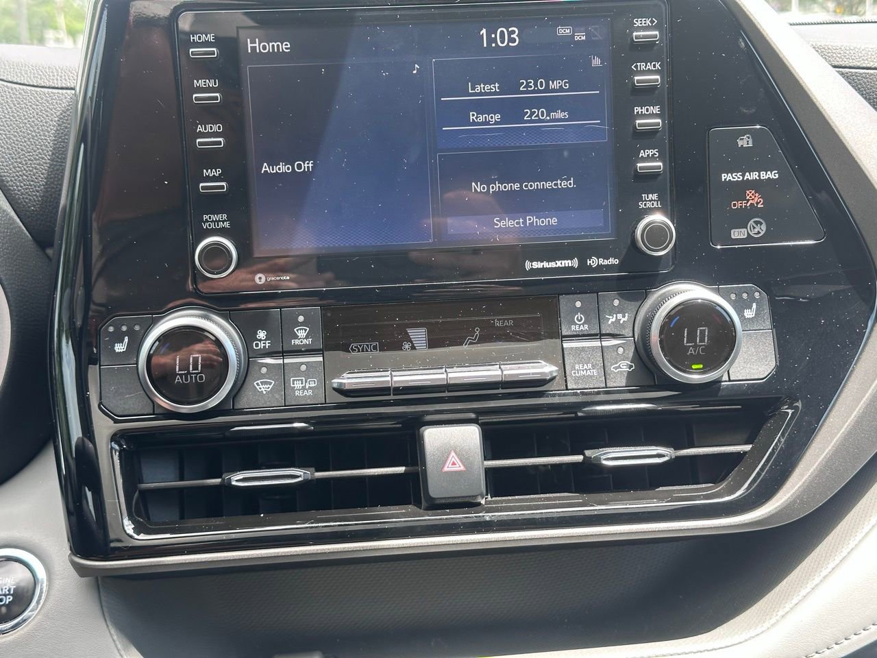 Used 2022 Toyota Highlander XLE image 33