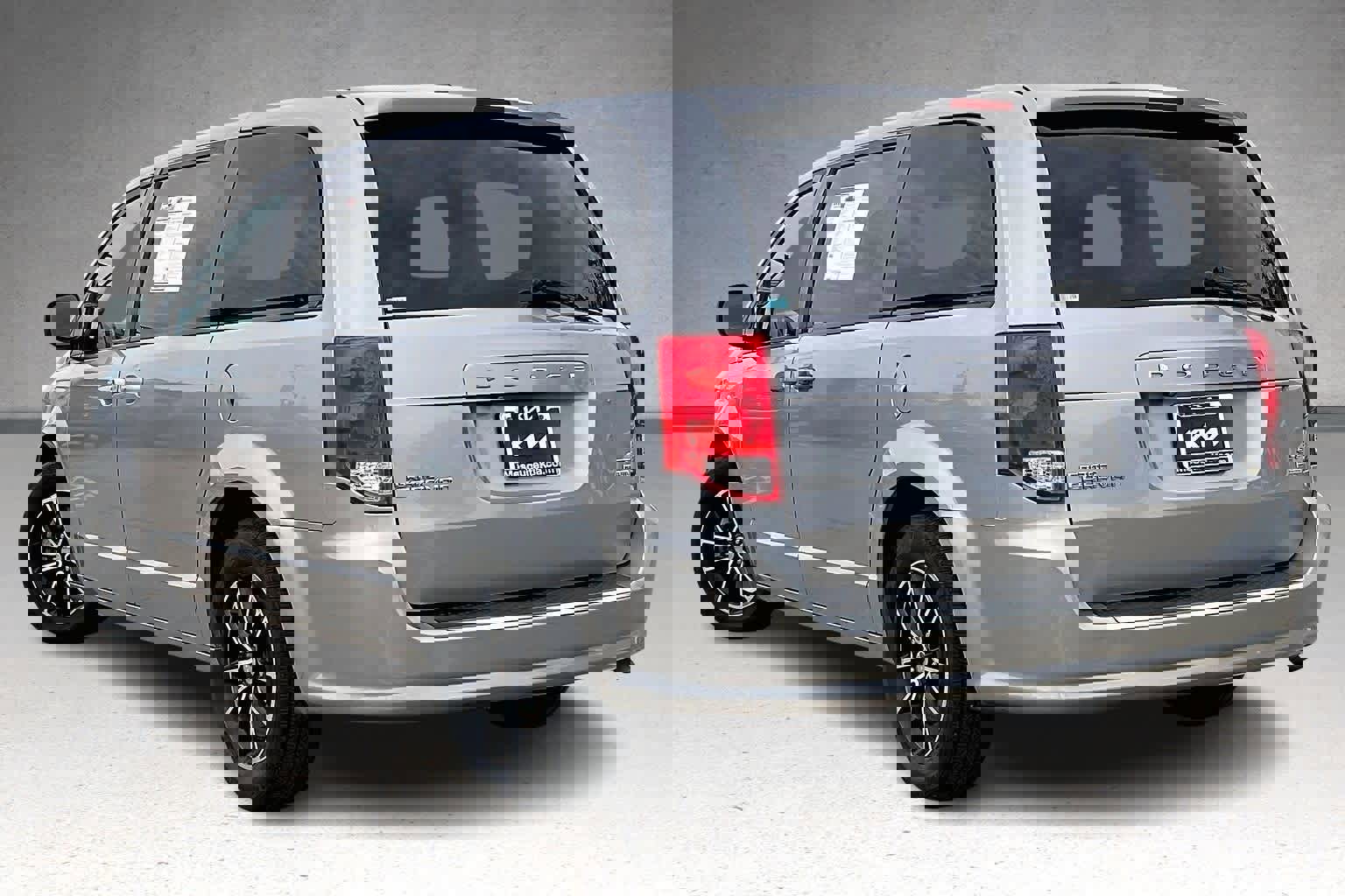 Used 2019 Dodge Grand Caravan GT image 4