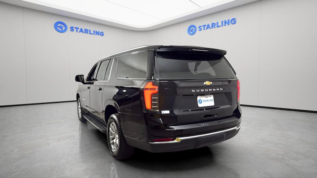 Used 2025 Chevrolet Suburban LS image 6