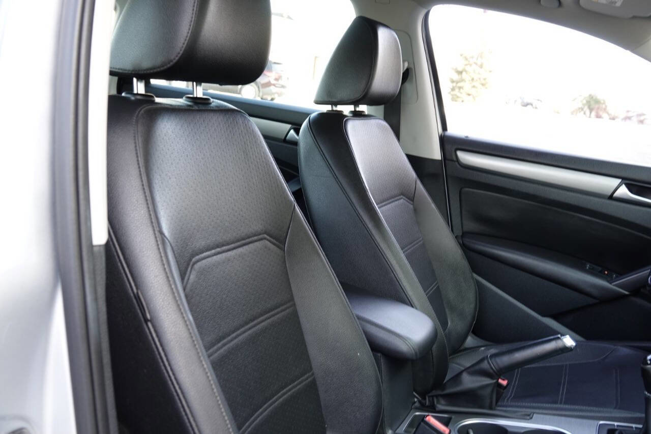 Used 2015 Volkswagen Passat TDI SE FWD image 59
