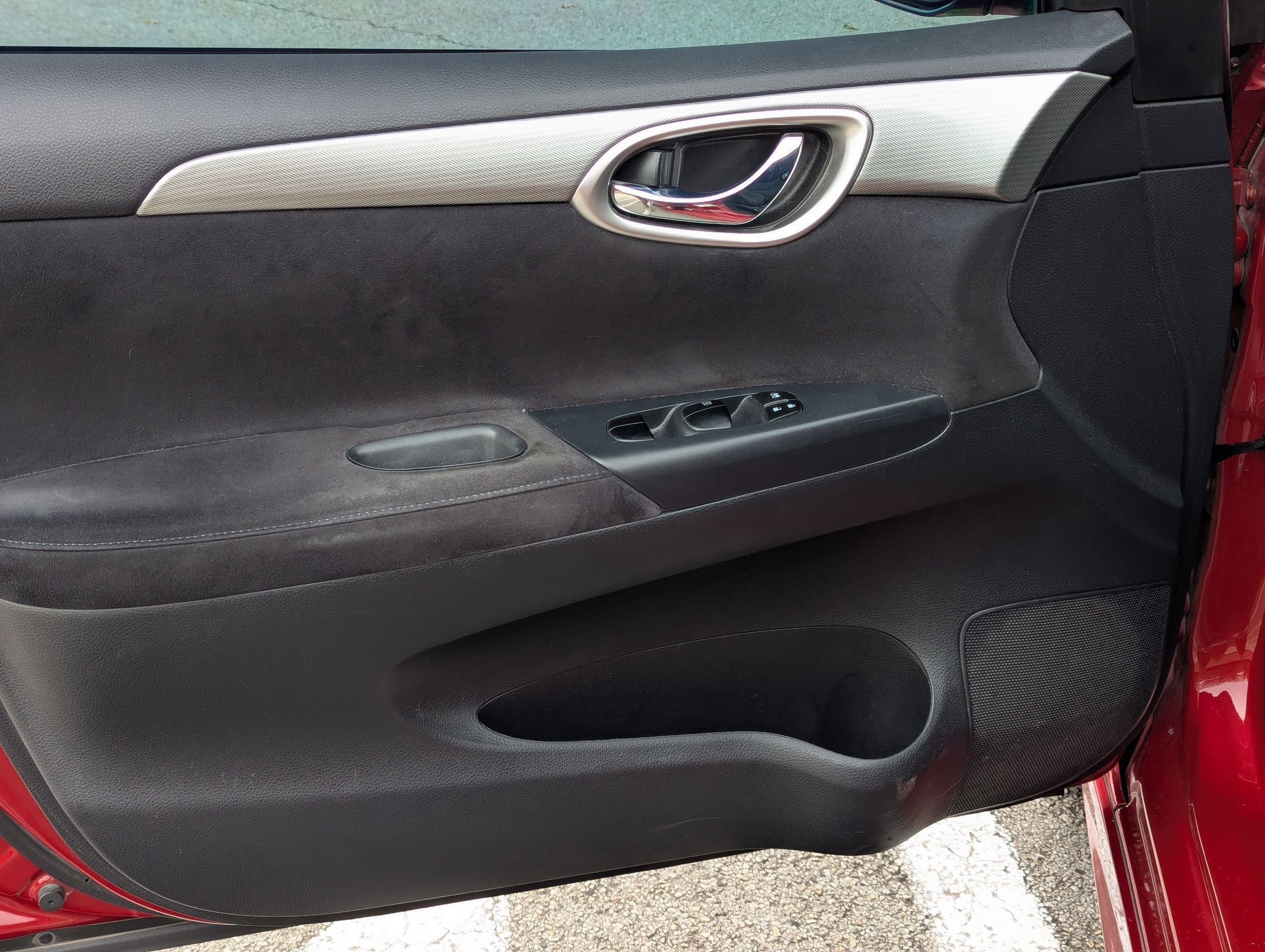 Used 2014 Nissan Sentra SR w/ Premium Package image 11