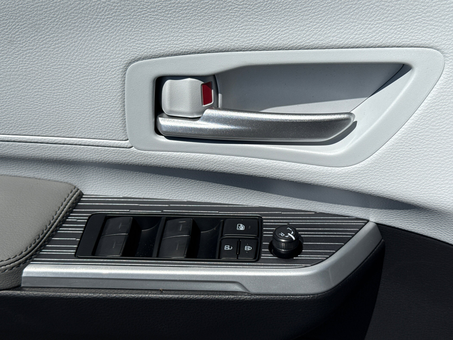 Certified 2026 Toyota Sienna XLE image 28