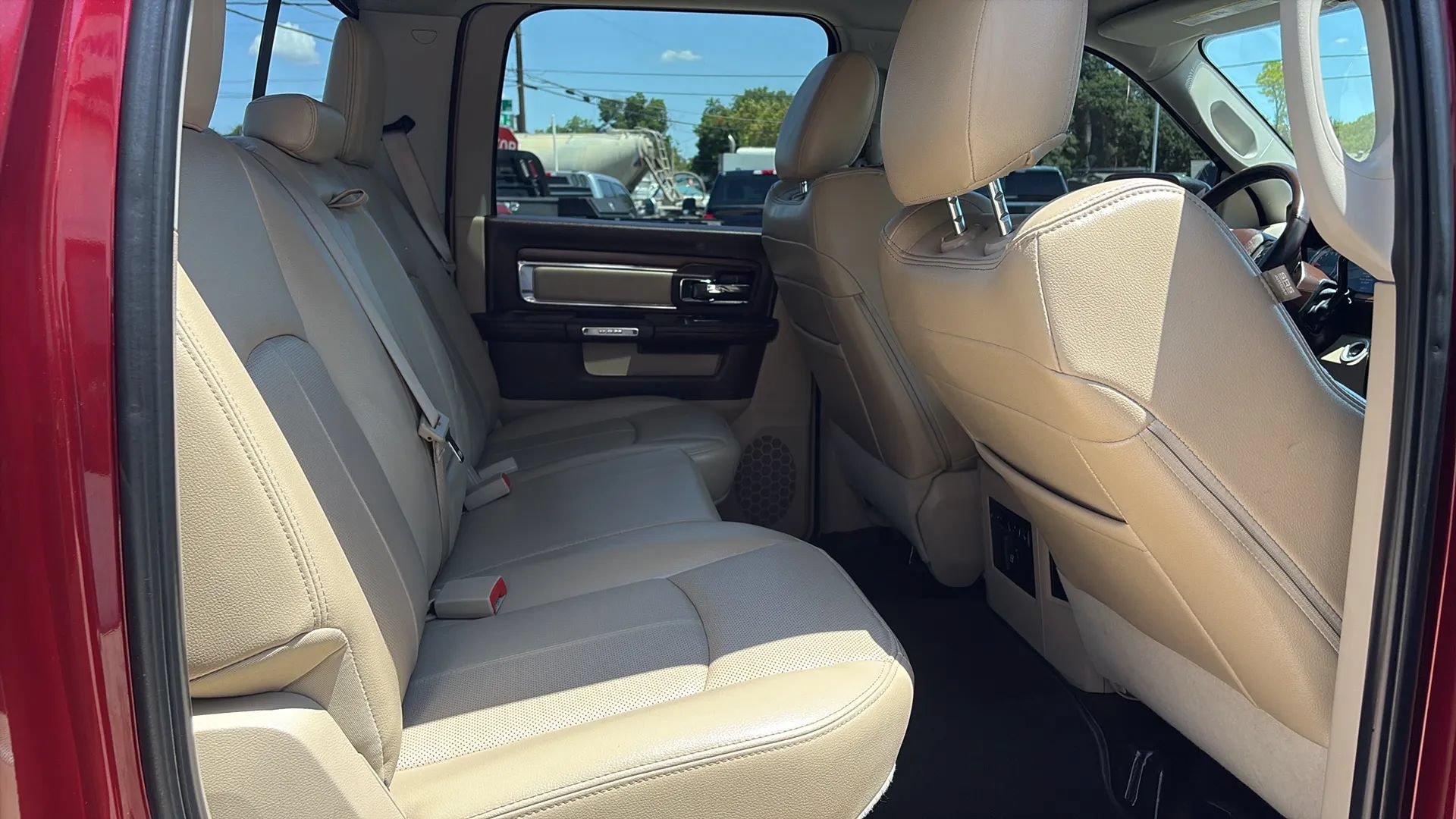 Used 2018 RAM 2500 Laramie AWD/4WD image 12