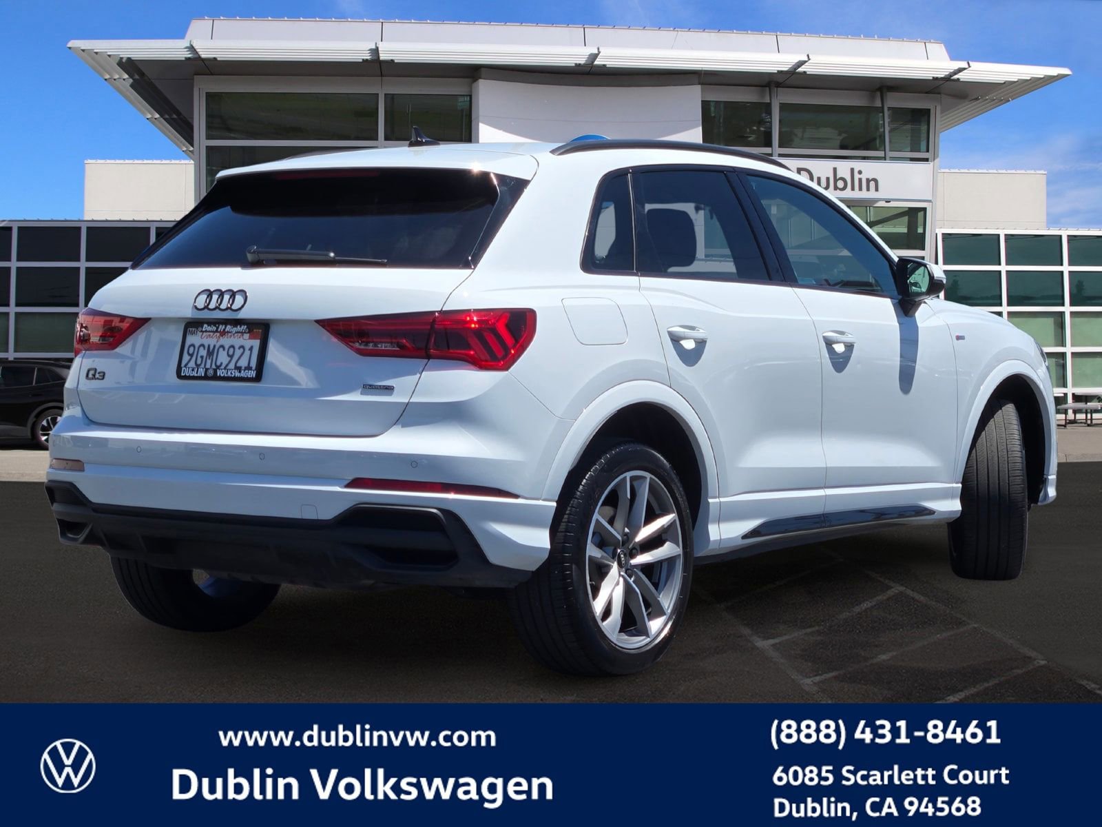 Used 2023 Audi Q3 2.0T Premium w/ Black Optic Sport Package AWD/4WD image 4