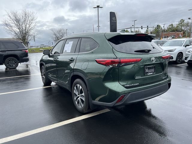 Used 2023 Toyota Highlander XLE image 5
