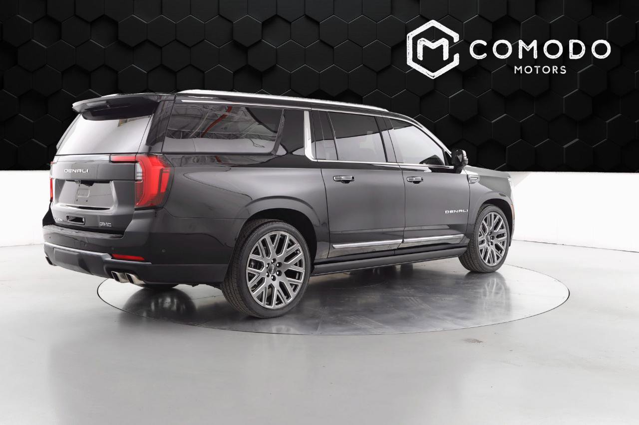 Used 2025 GMC Yukon XL Denali Ultimate image 3