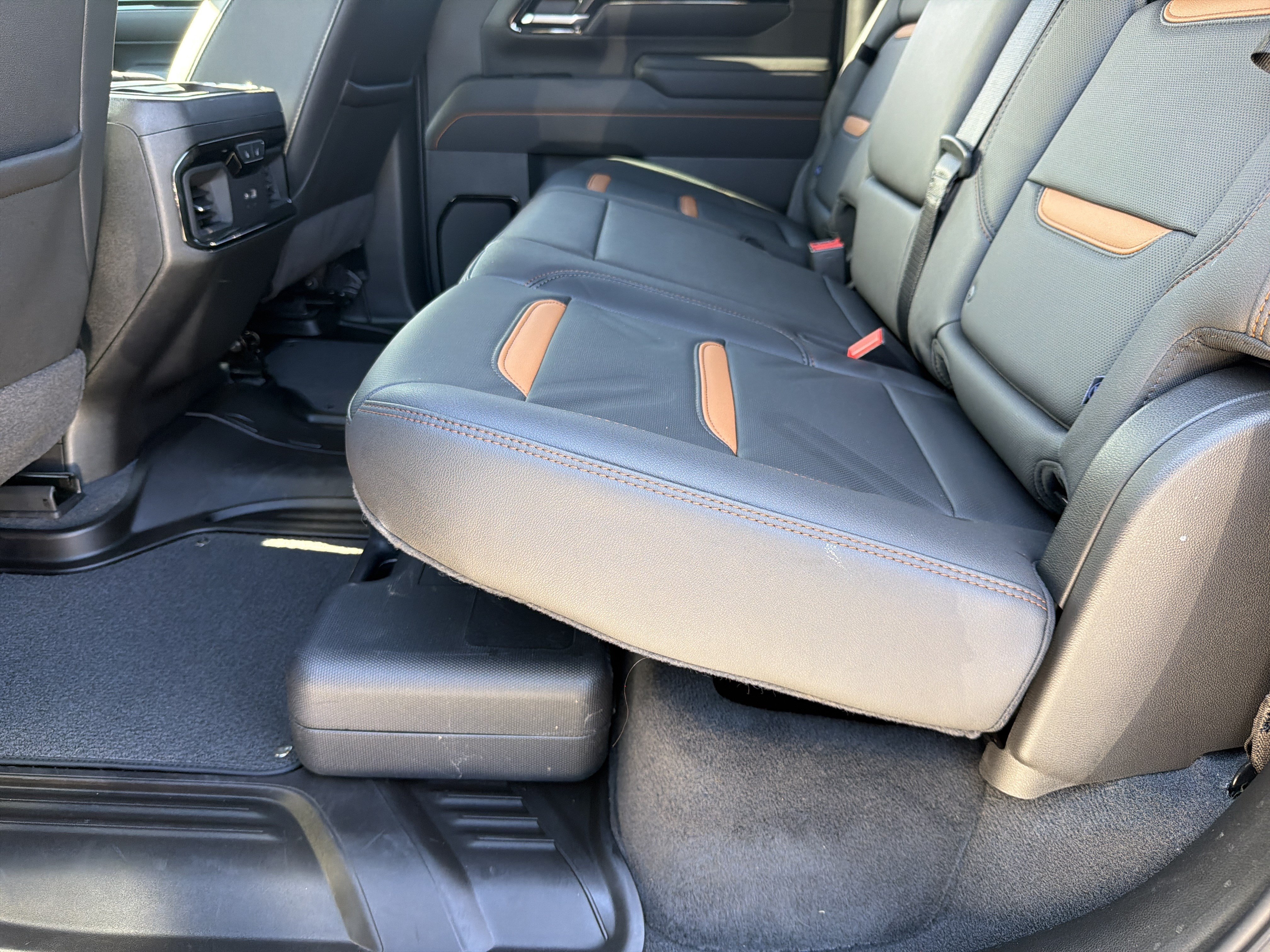Used 2025 GMC Sierra 2500 AT4 w/ AT4 Premium Plus Package AWD/4WD image 21