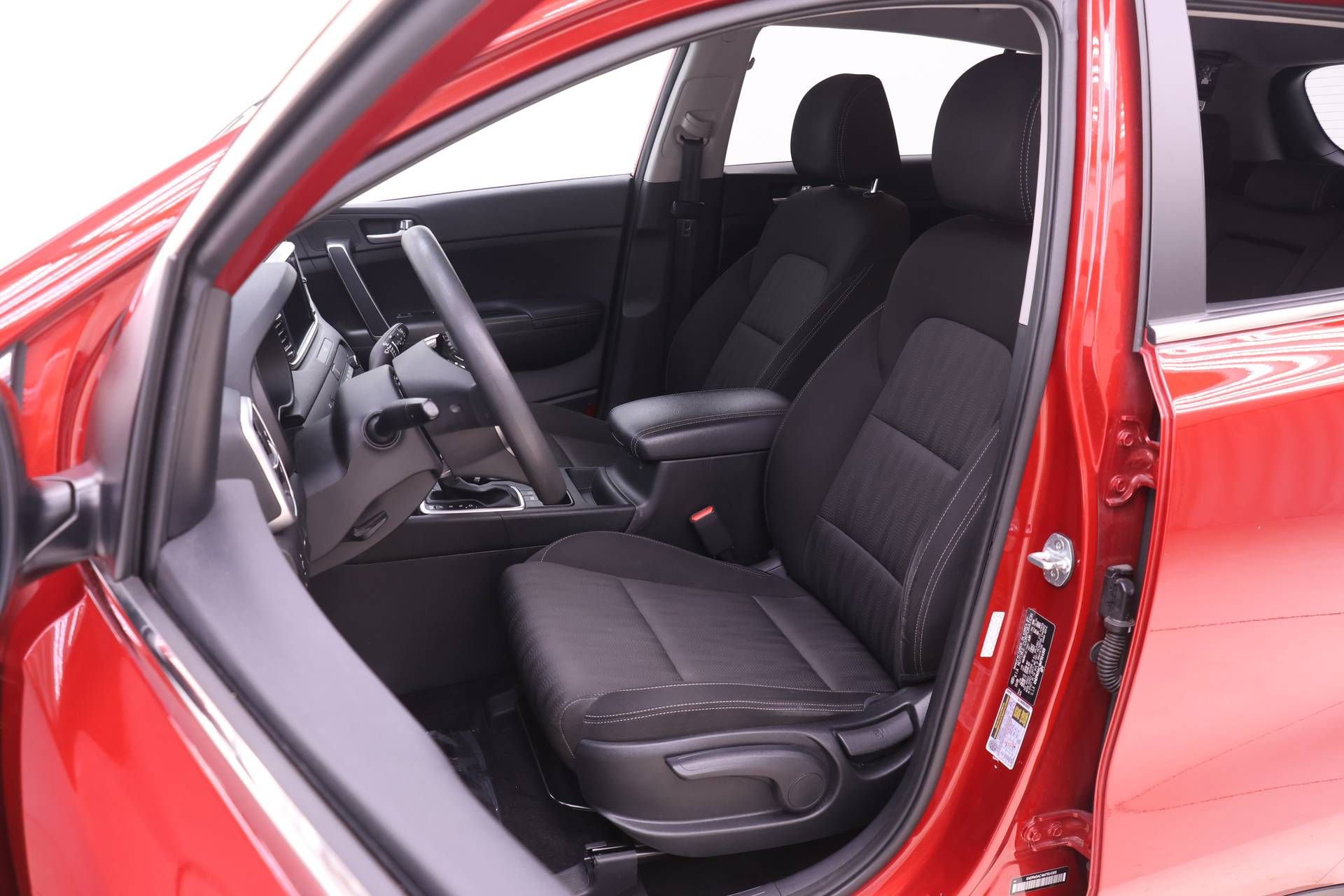 Used 2021 Kia Sportage LX image 4