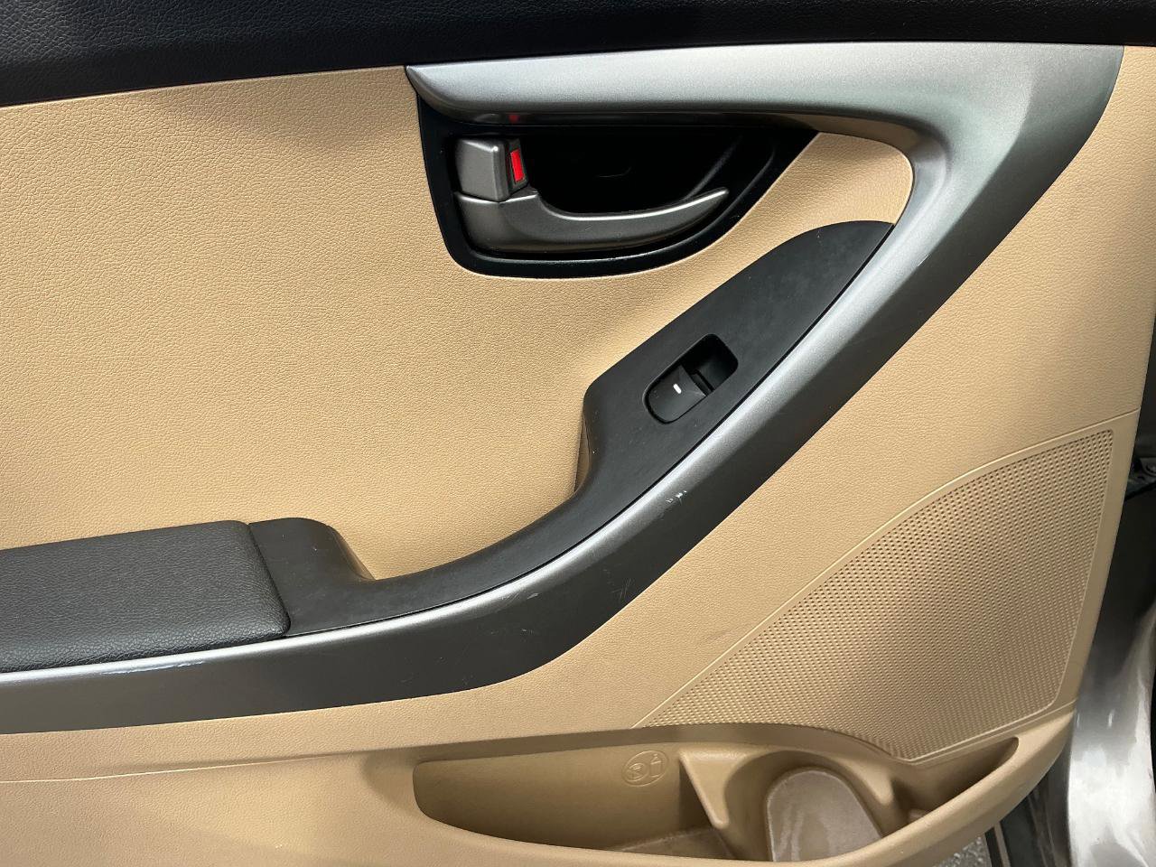 Used 2013 Hyundai Elantra GLS FWD image 15