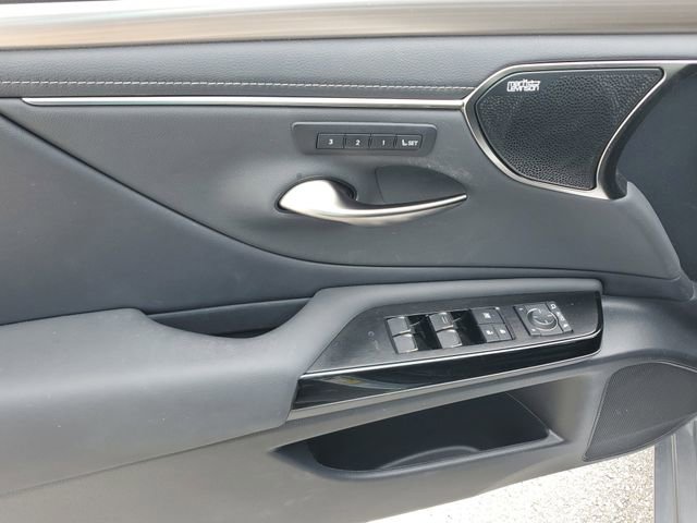 Used 2024 Lexus ES 300h F Sport w/ Accessory Package (Z2) FWD image 18