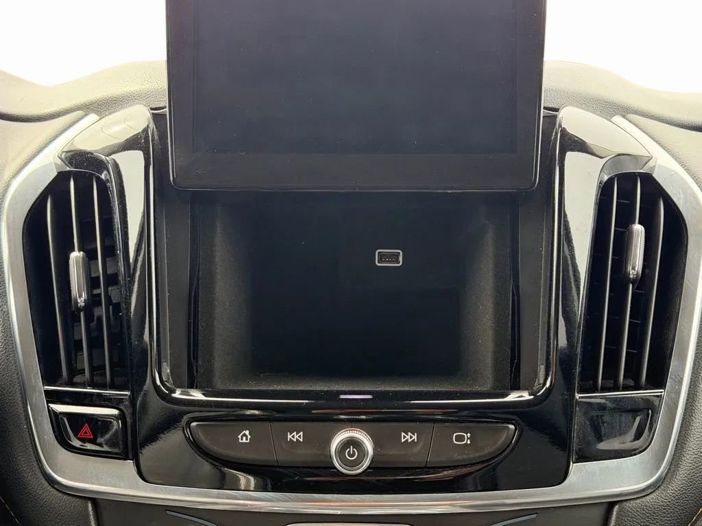 Used 2018 Chevrolet Traverse LT FWD image 15