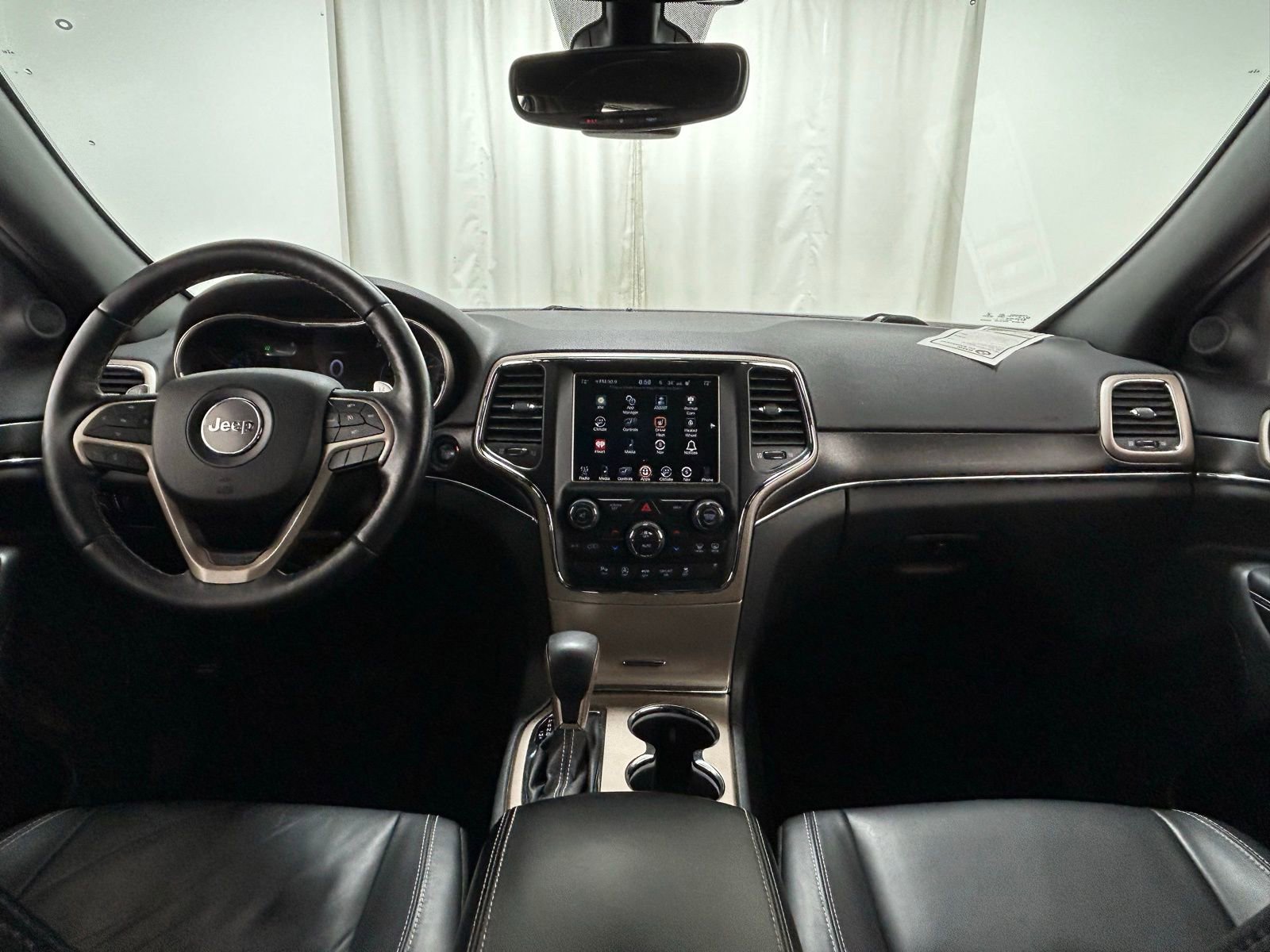 Used 2017 Jeep Grand Cherokee Limited image 8