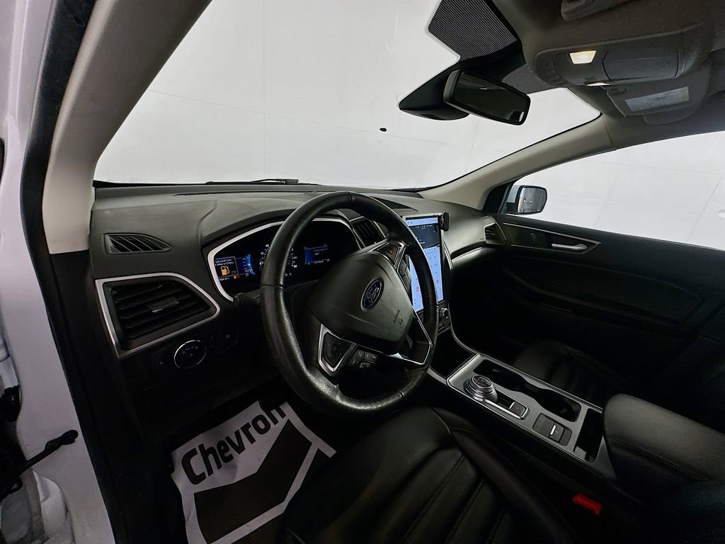 Used 2021 Ford Edge SEL AWD/4WD image 9