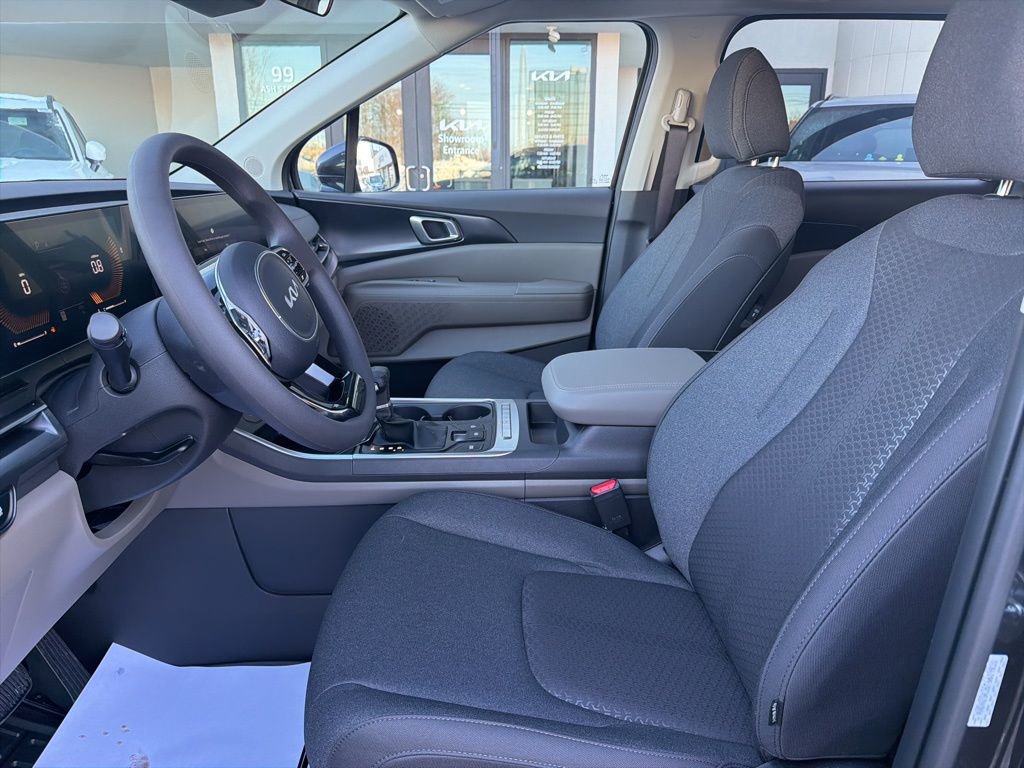 New 2026 Kia Carnival LX image 28