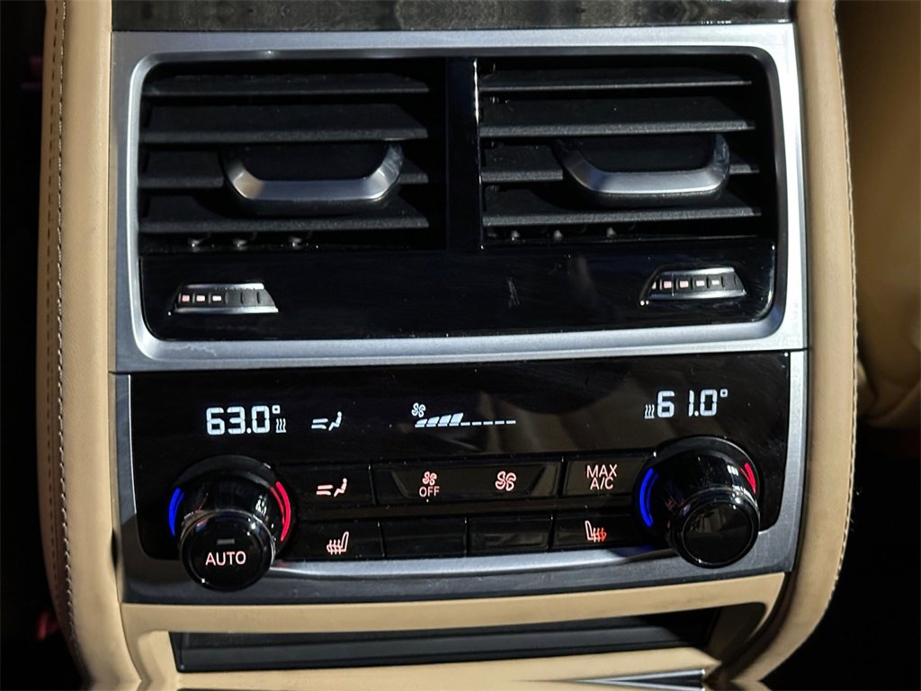 Used 2018 BMW 750i xDrive image 27