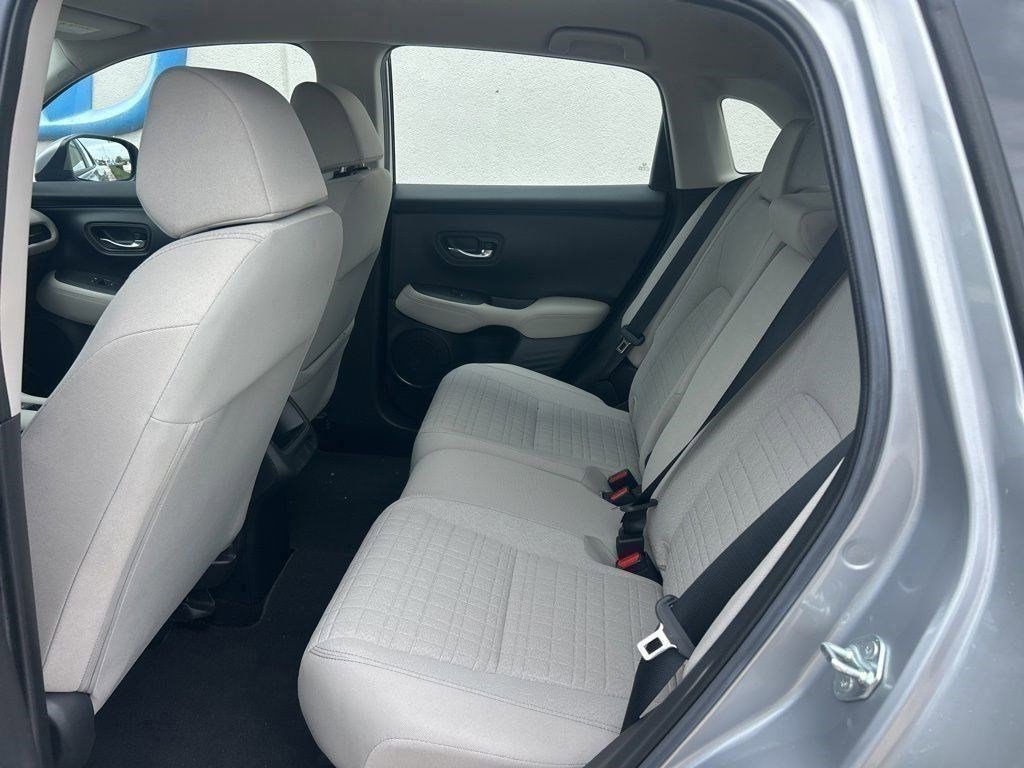 Used 2023 Honda HR-V LX image 9