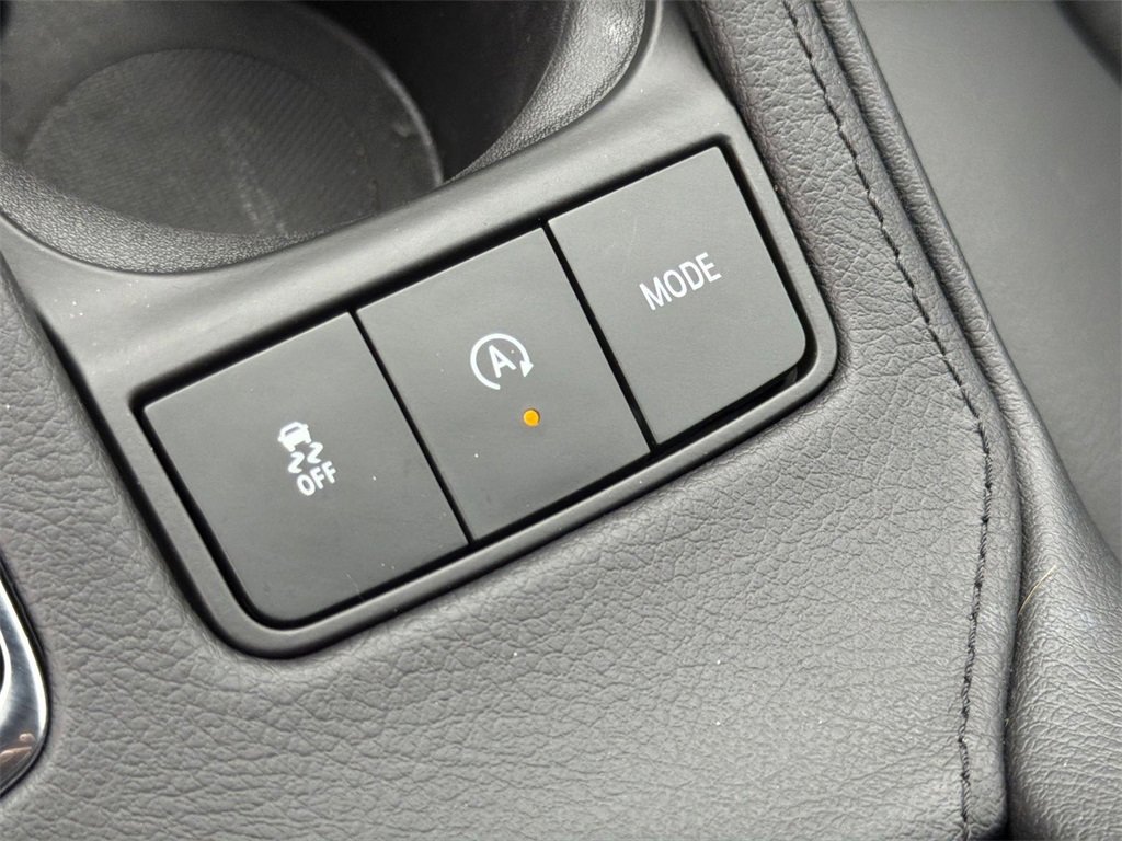 Certified 2023 Cadillac XT4 Luxury w/ Cold Weather Package image 16