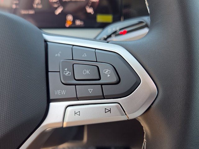 New 2026 Volkswagen Tiguan SE FWD image 25