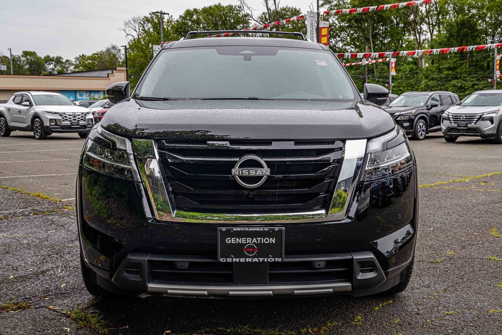 Certified 2024 Nissan Pathfinder SL image 2
