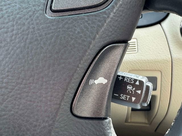 Used 2011 Lexus LS 460 L w/ Luxury Pkg image 28