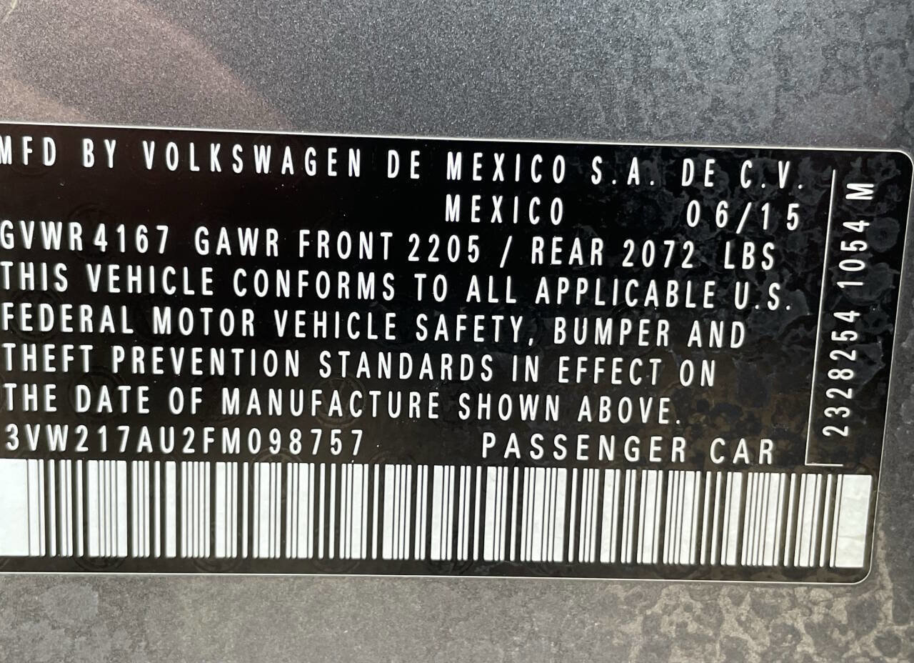 Used 2015 Volkswagen Golf S image 36