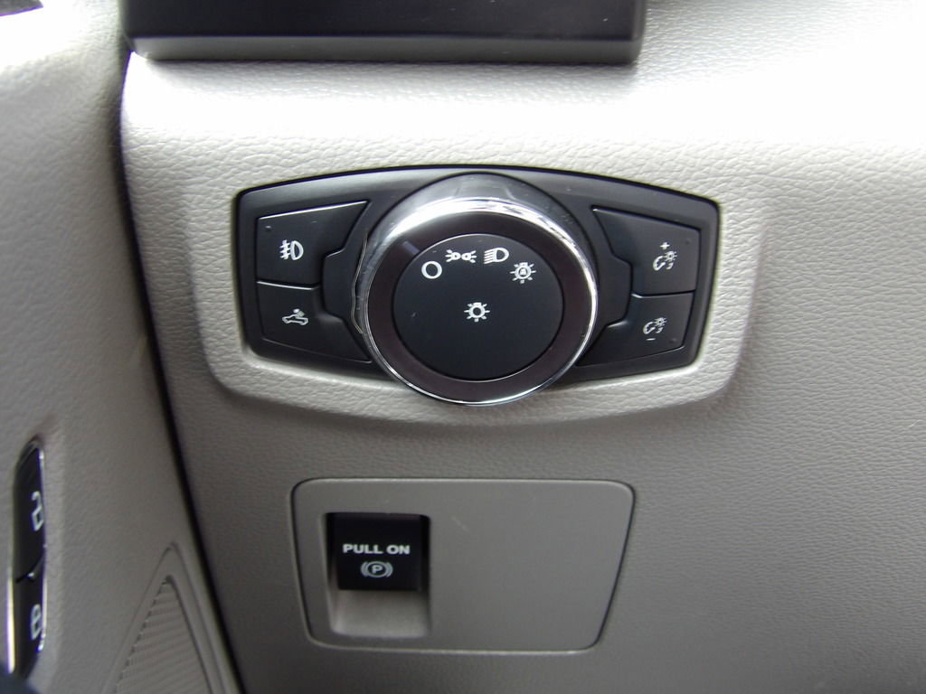 Used 2019 Ford F150 XL w/ Equipment Group 101A Mid RWD image 19