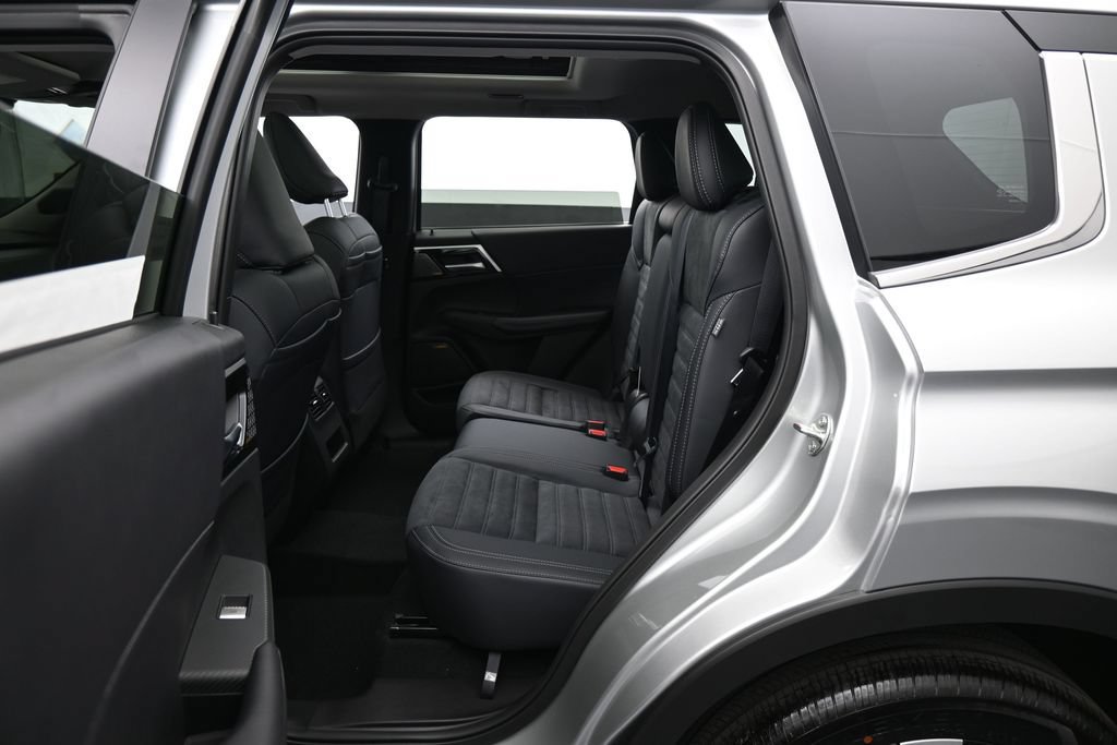 New 2026 Mitsubishi Outlander SE FWD image 36