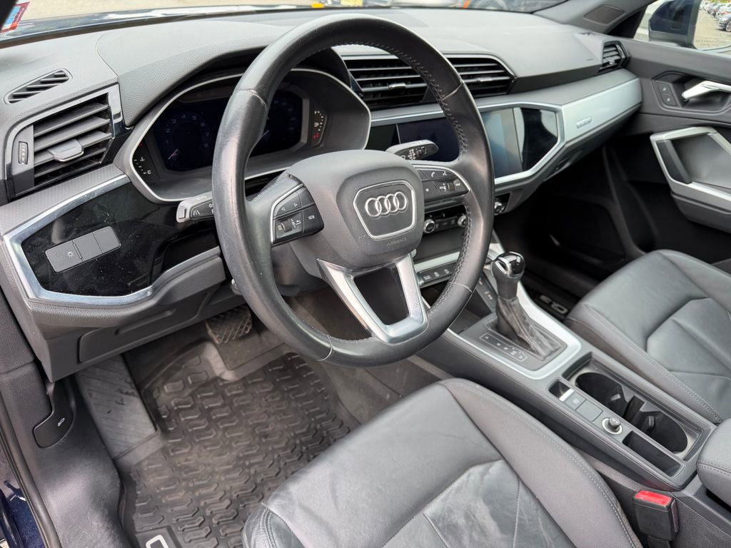 Used 2020 Audi Q3 2.0T Premium w/ Convenience Package AWD/4WD image 18