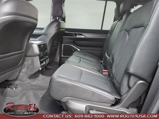 Used 2025 Jeep Wagoneer Series II AWD/4WD image 22