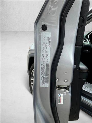 Used 2017 Jeep Compass Latitude w/ Popular Equipment Group image 30