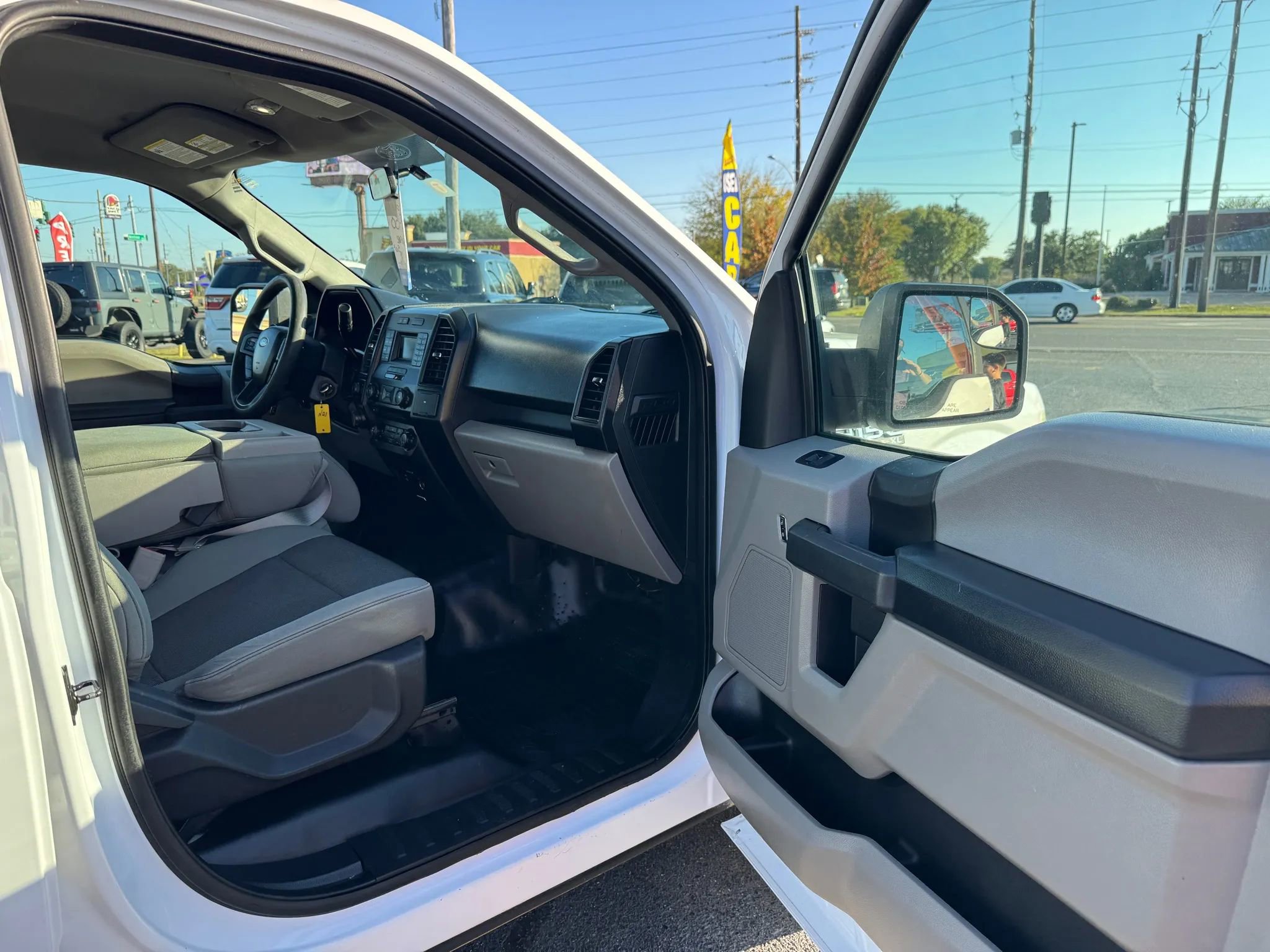 Used 2017 Ford F150 XL w/ Equipment Group 101A Mid image 10