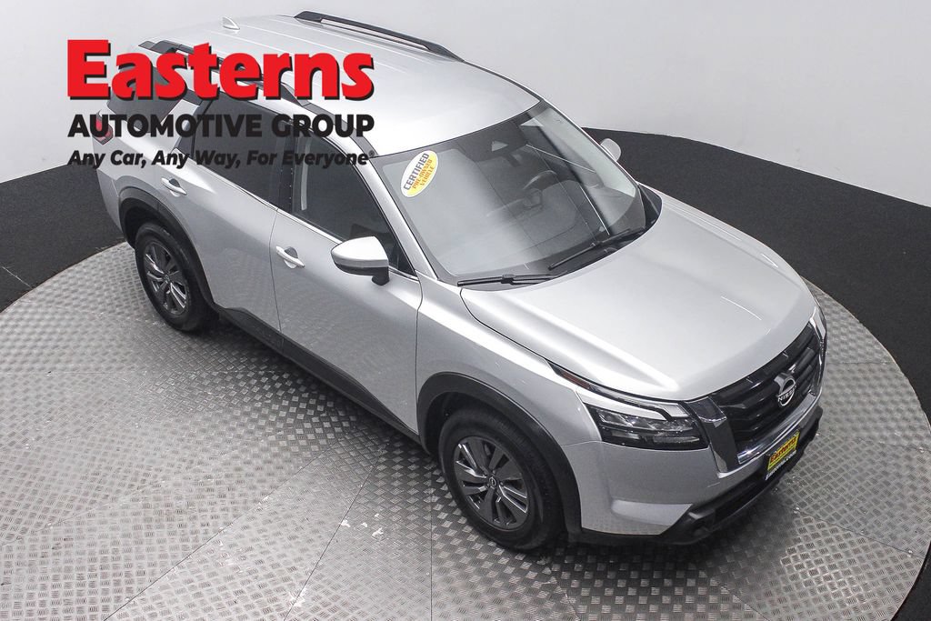 Used 2025 Nissan Pathfinder SV FWD image 5