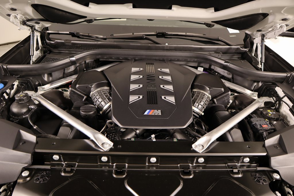 New 2026 BMW X7 M60i w/ Climate Comfort Package image 22