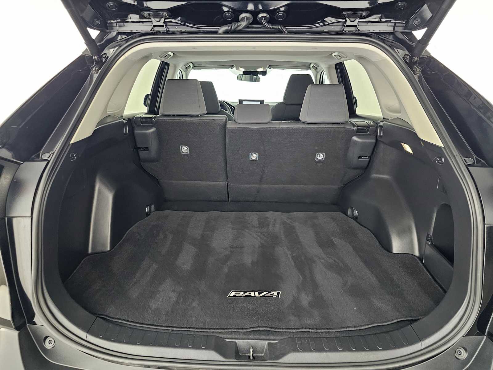 Used 2024 Toyota RAV4 XLE w/ Convenience Package image 15