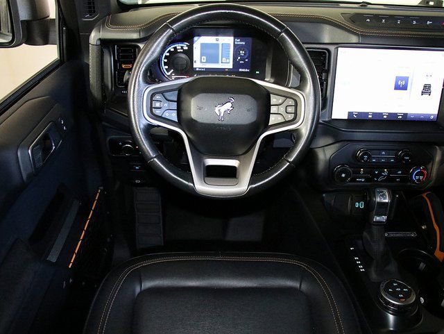 Used 2024 Ford Bronco Badlands image 3