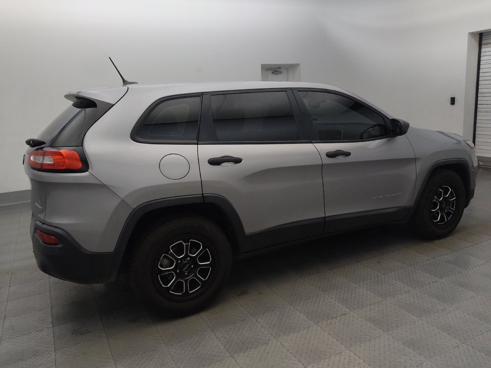 Used 2015 Jeep Cherokee Sport FWD image 10