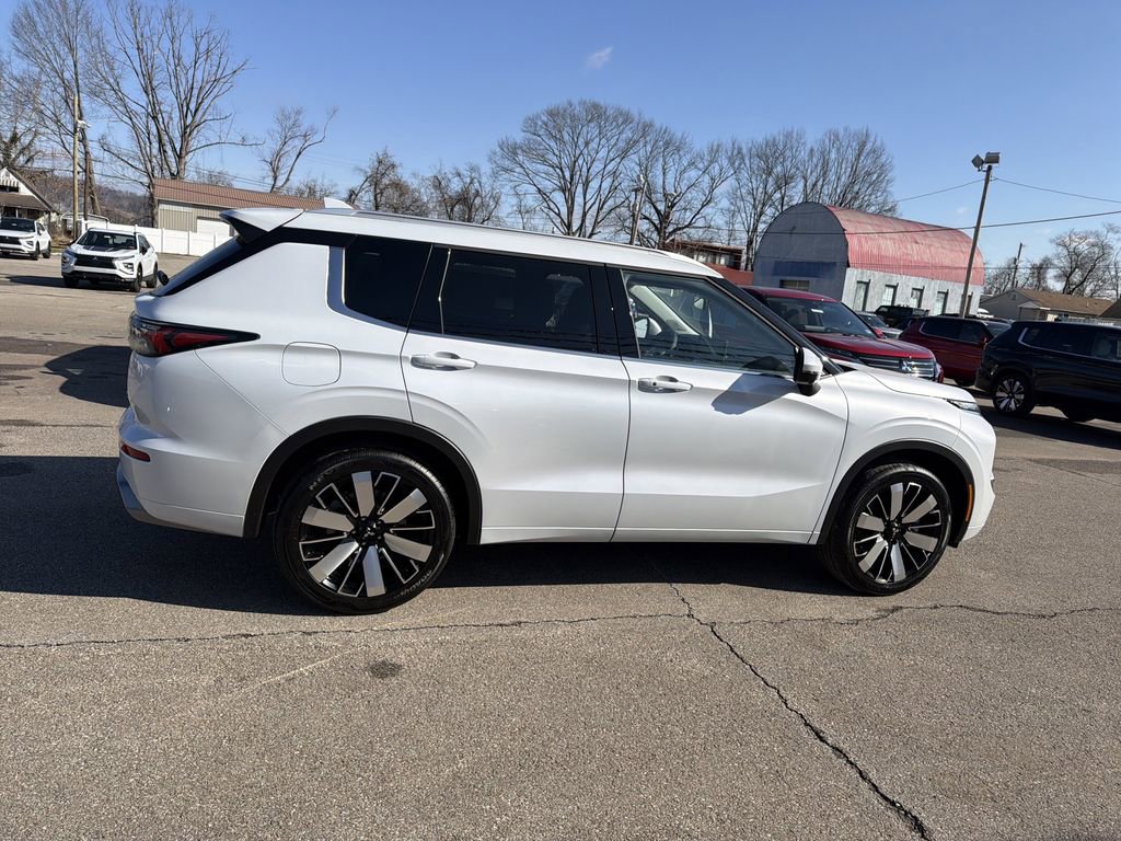 New 2026 Mitsubishi Outlander SEL AWD/4WD image 2