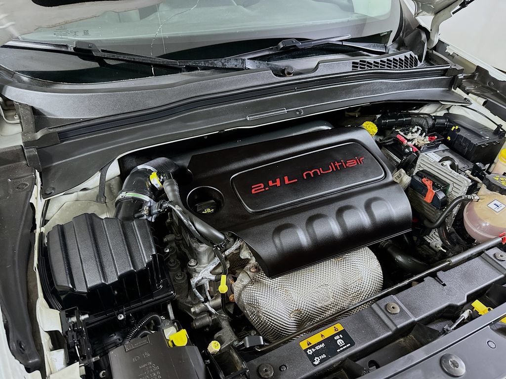 Used 2017 Jeep Renegade Altitude FWD image 26