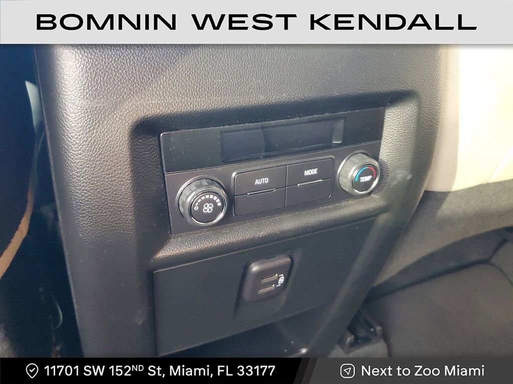 Used 2023 Chevrolet Traverse LS image 13