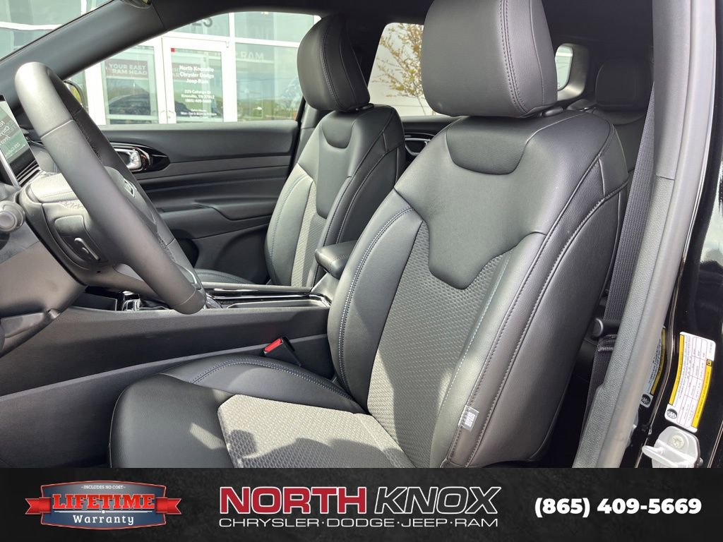 New 2026 Jeep Compass Latitude image 4